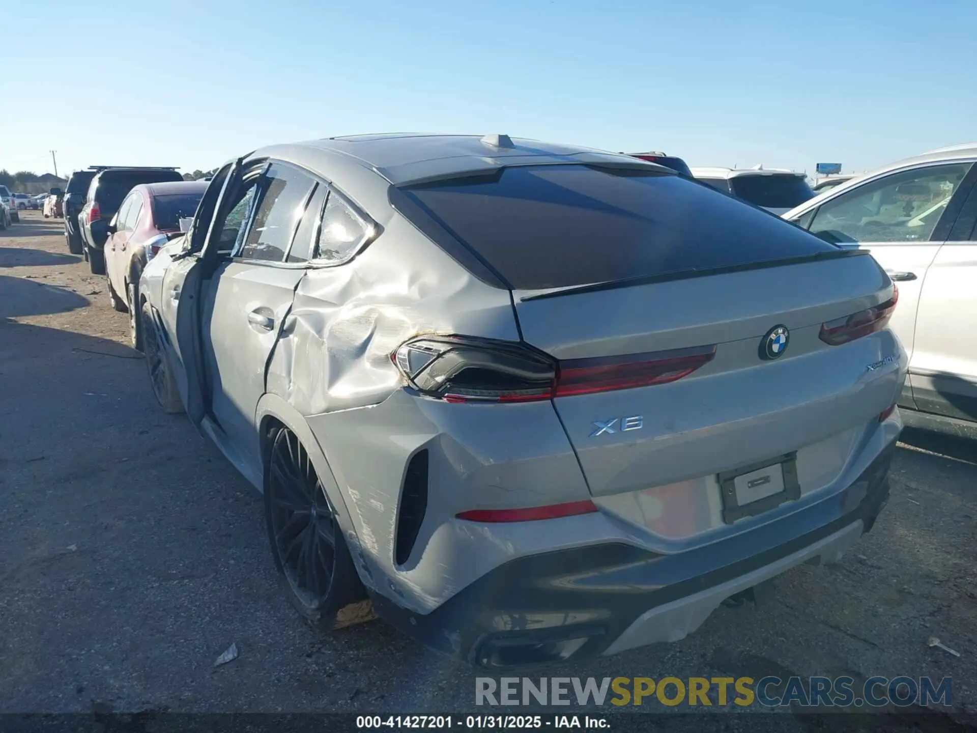 3 fotografías del automóvil dañado 5UX33EX02R9T41673 BMW X6 2024