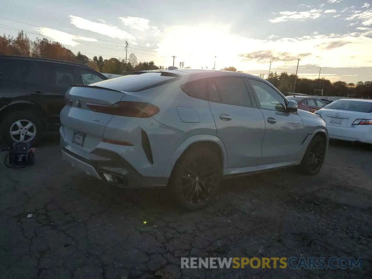 3 fotografías del automóvil dañado 5UX33EX02R9U54152 BMW X6 2024