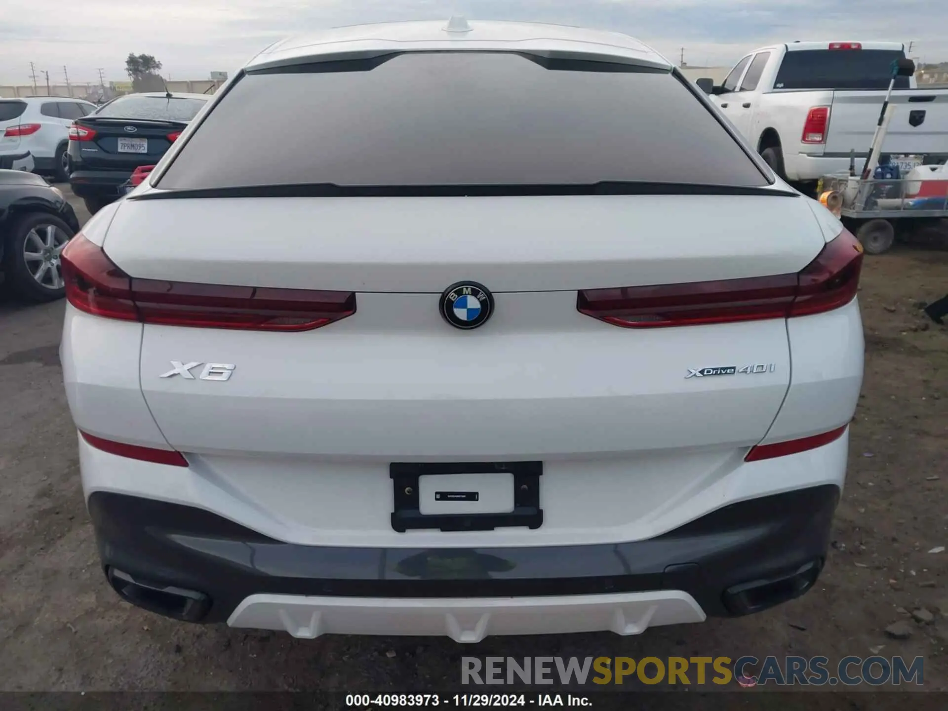 17 fotografías del automóvil dañado 5UX33EX03R9T76691 BMW X6 2024