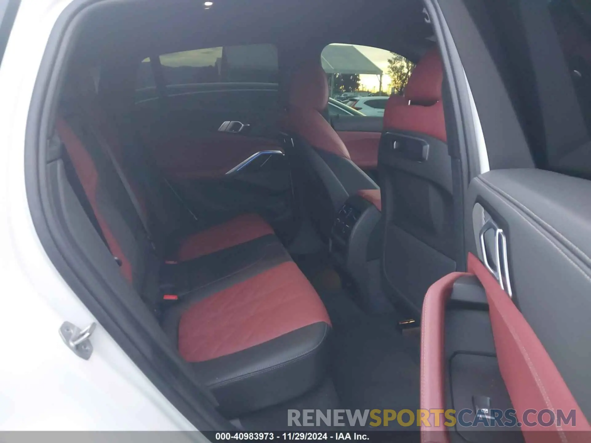 8 fotografías del automóvil dañado 5UX33EX03R9T76691 BMW X6 2024
