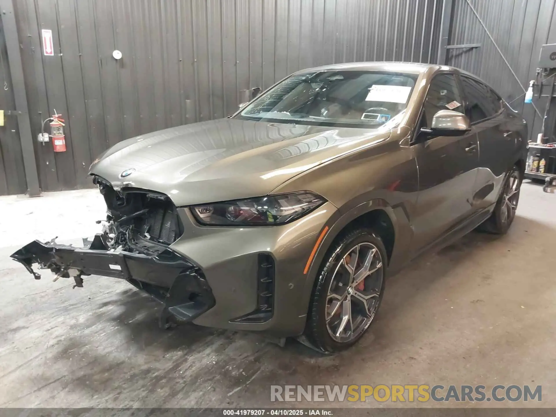 2 fotografías del automóvil dañado 5UX33EX07R9T11763 BMW X6 2024