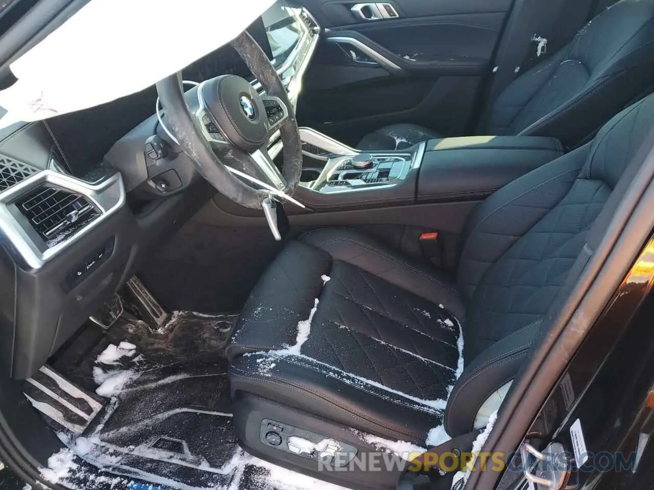 7 fotografías del automóvil dañado 5UX33EX07R9V36426 BMW X6 2024