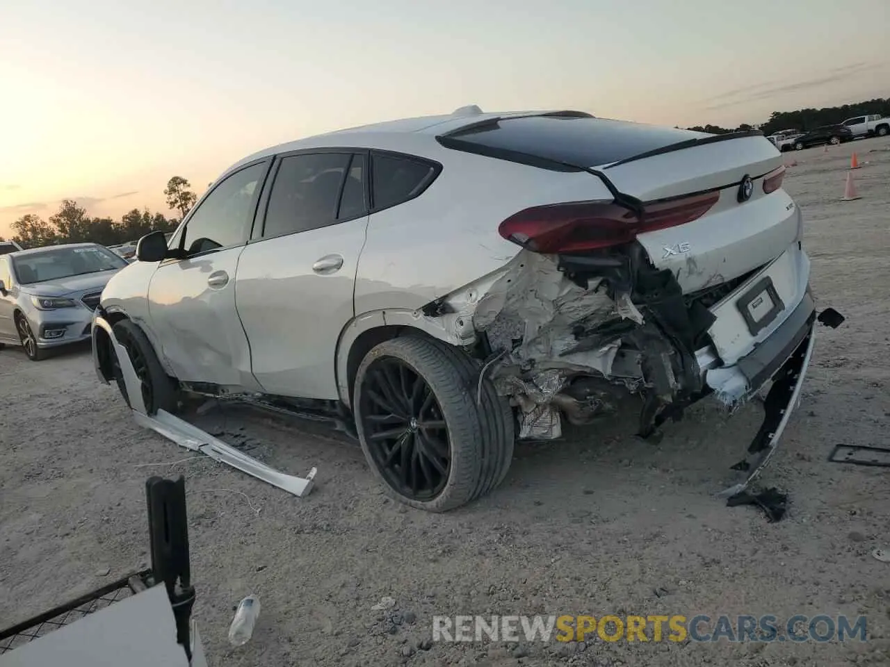 2 fotografías del automóvil dañado 5UX33EX08R9S90695 BMW X6 2024