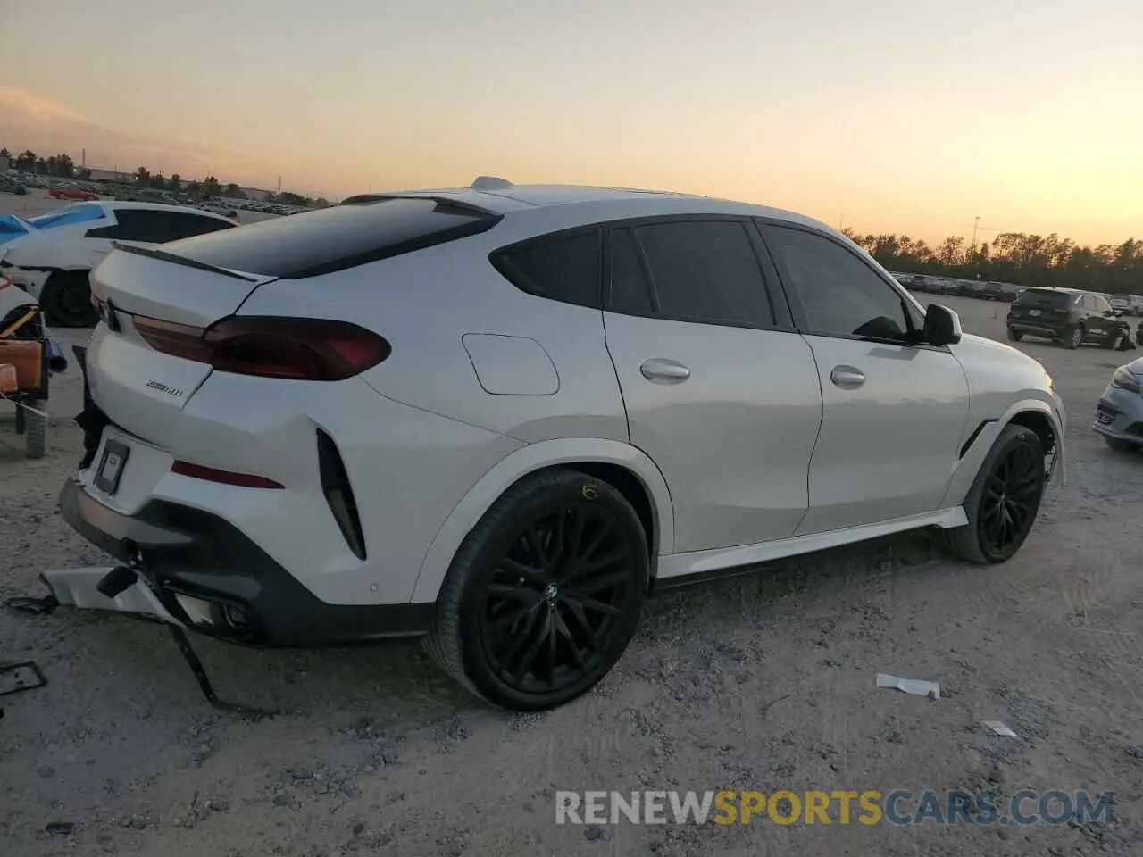 3 fotografías del automóvil dañado 5UX33EX08R9S90695 BMW X6 2024