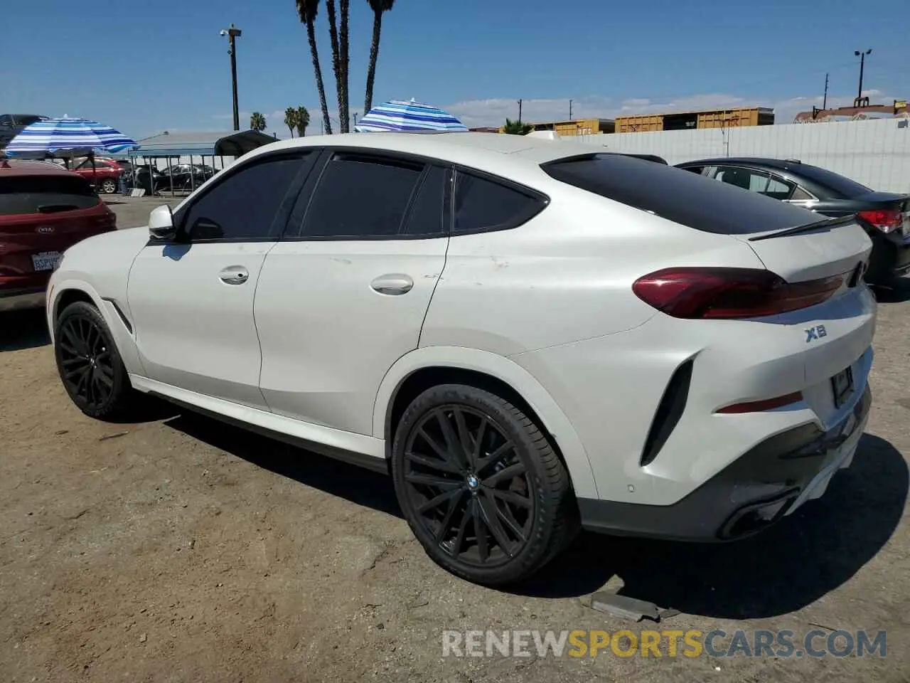 2 fotografías del automóvil dañado 5UX33EX08R9W08654 BMW X6 2024