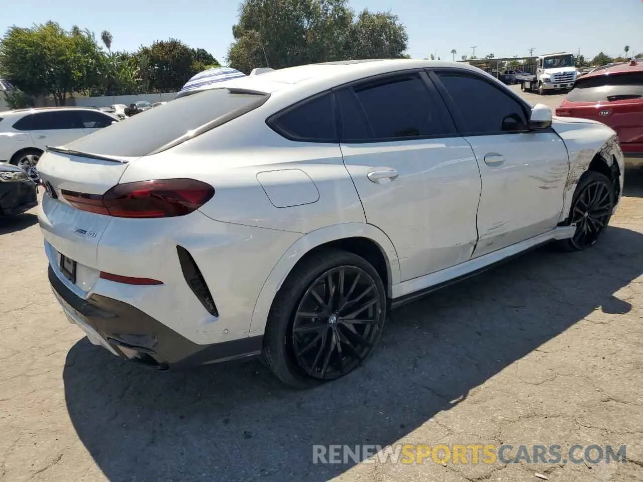 3 fotografías del automóvil dañado 5UX33EX08R9W08654 BMW X6 2024