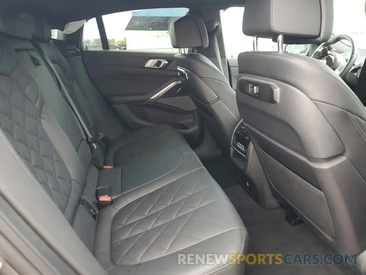 10 fotografías del automóvil dañado 5UX33EX09R9U40328 BMW X6 2024