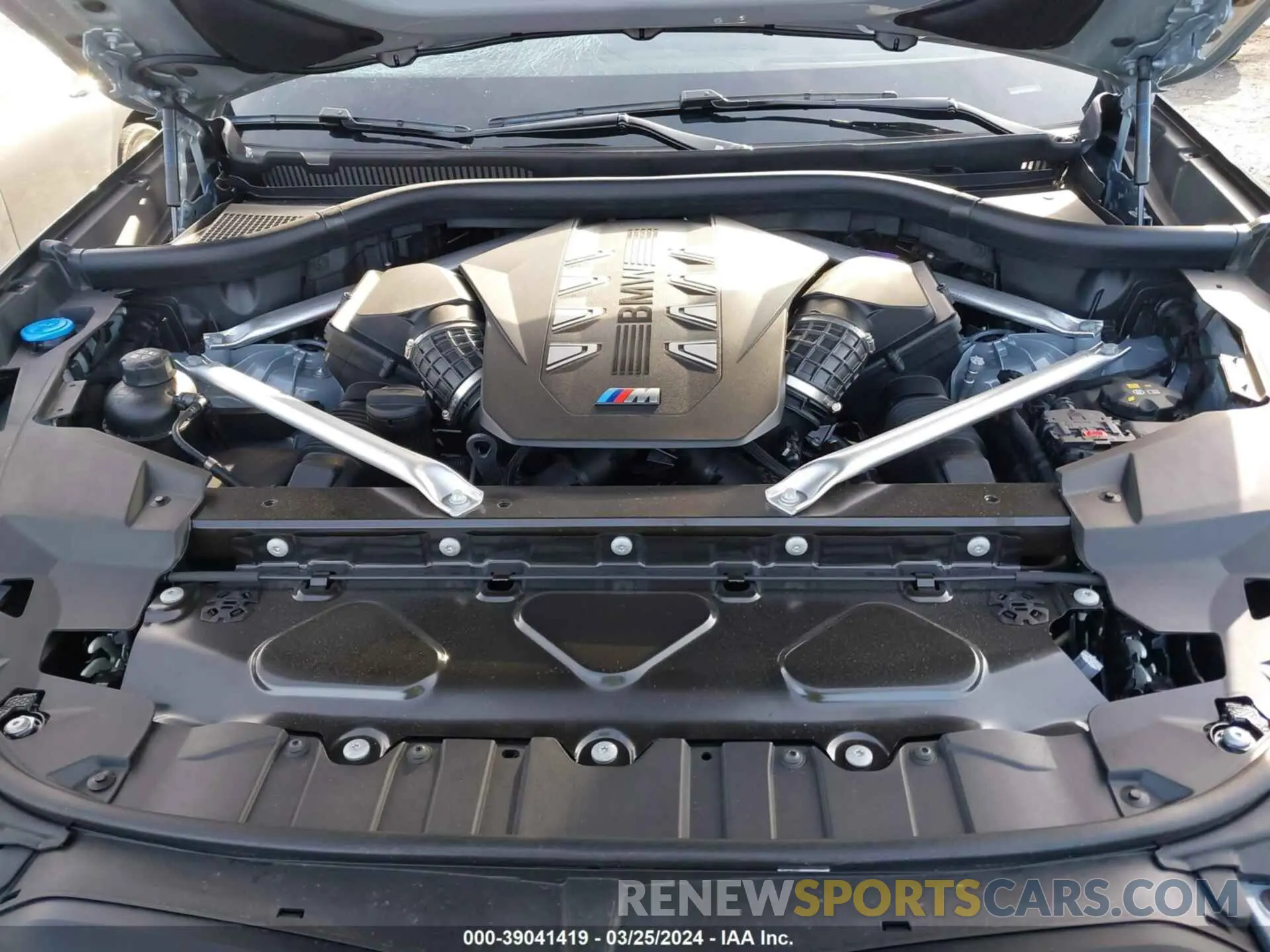 10 fotografías del automóvil dañado 5UX43EX08R9V00622 BMW X6 2024