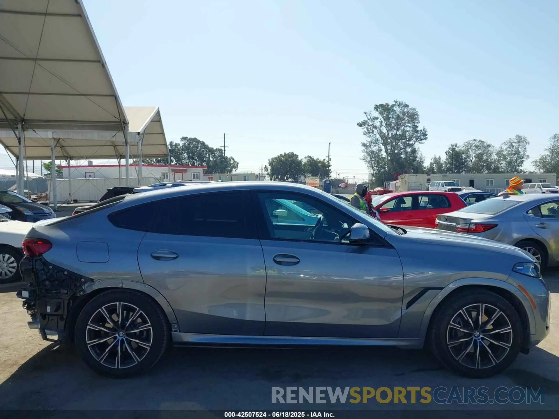 14 fotografías del automóvil dañado 5UX33EX00S9W50886 BMW X6 2025