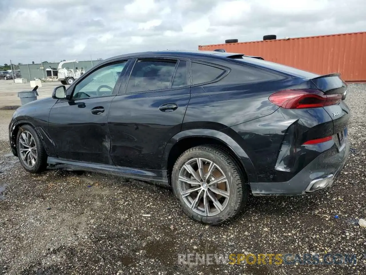 2 fotografías del automóvil dañado 5UX33EX02S9W41784 BMW X6 2025