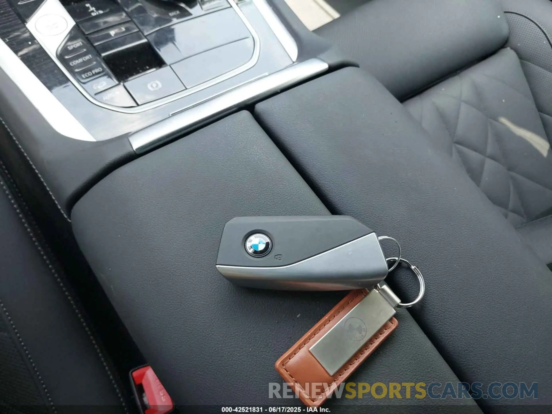 11 fotografías del automóvil dañado 5UX33EX04S9Y77773 BMW X6 2025