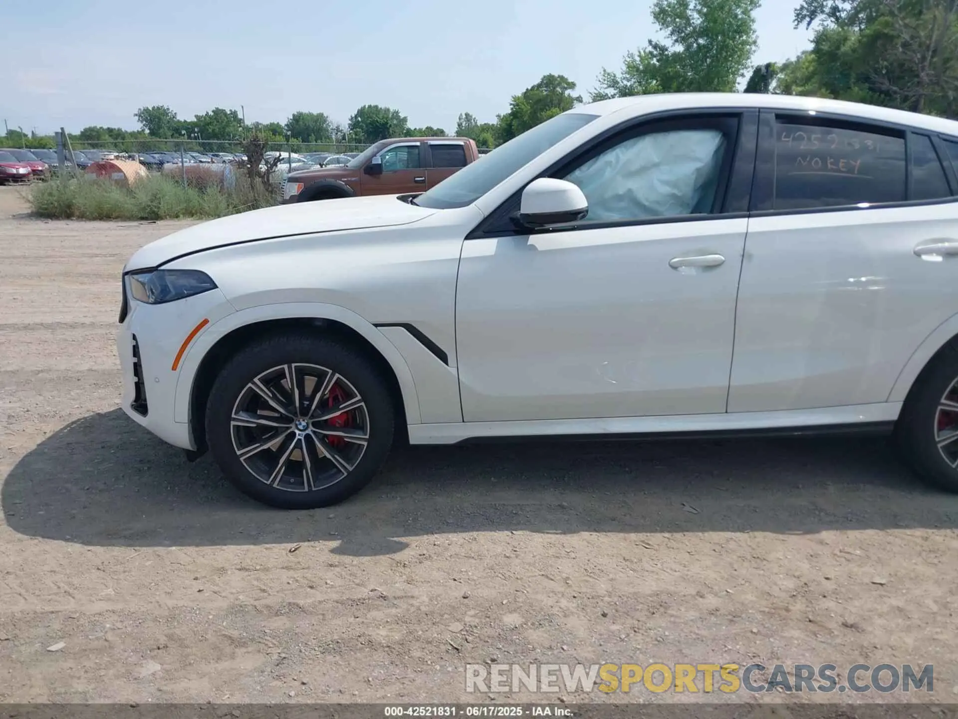 14 fotografías del automóvil dañado 5UX33EX04S9Y77773 BMW X6 2025