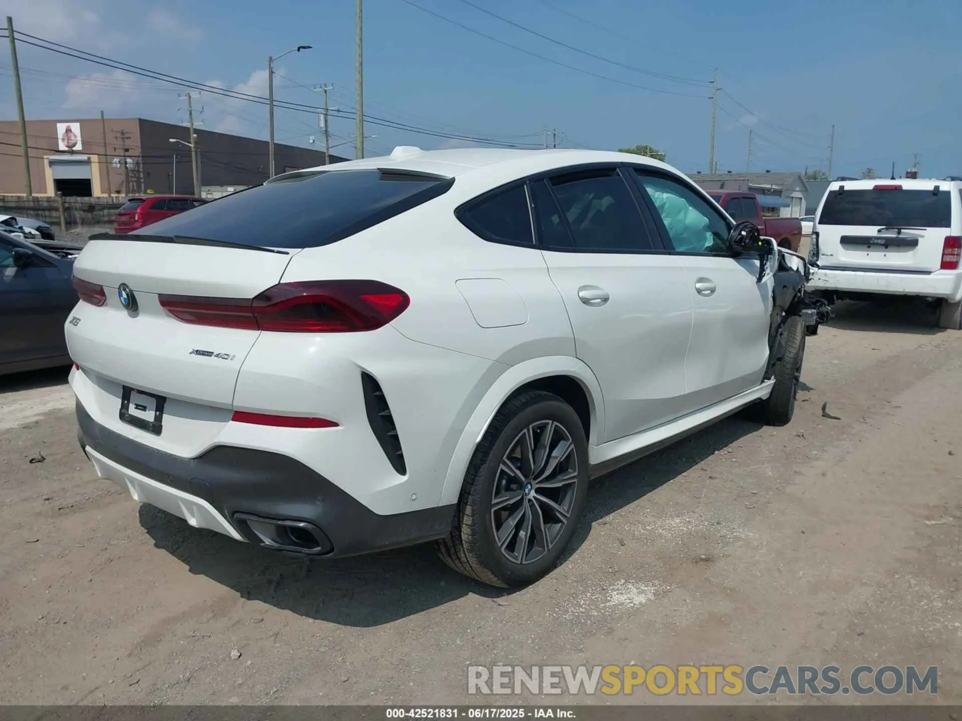4 fotografías del automóvil dañado 5UX33EX04S9Y77773 BMW X6 2025