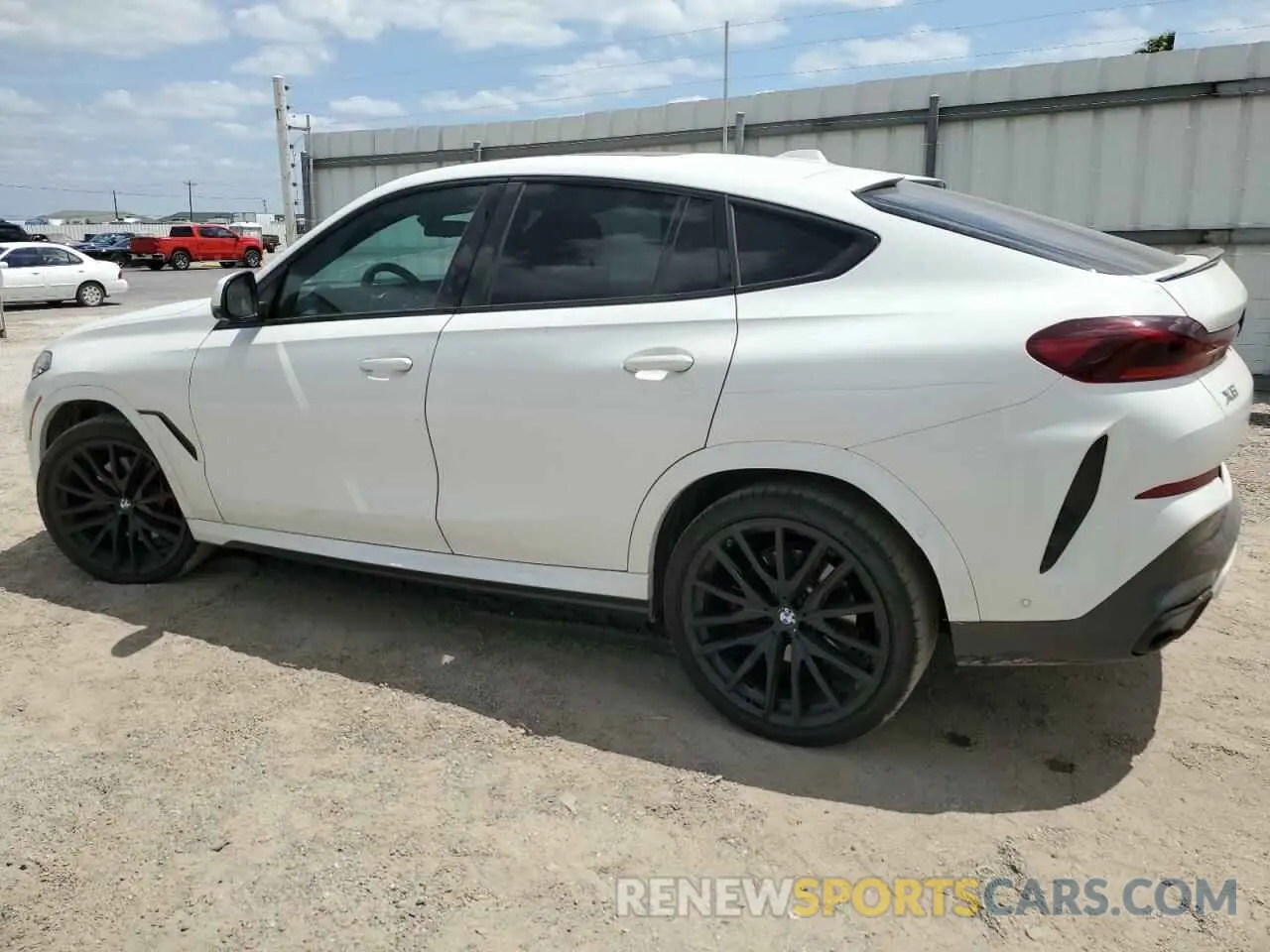 2 fotografías del automóvil dañado 5UX33EX05S9W42203 BMW X6 2025
