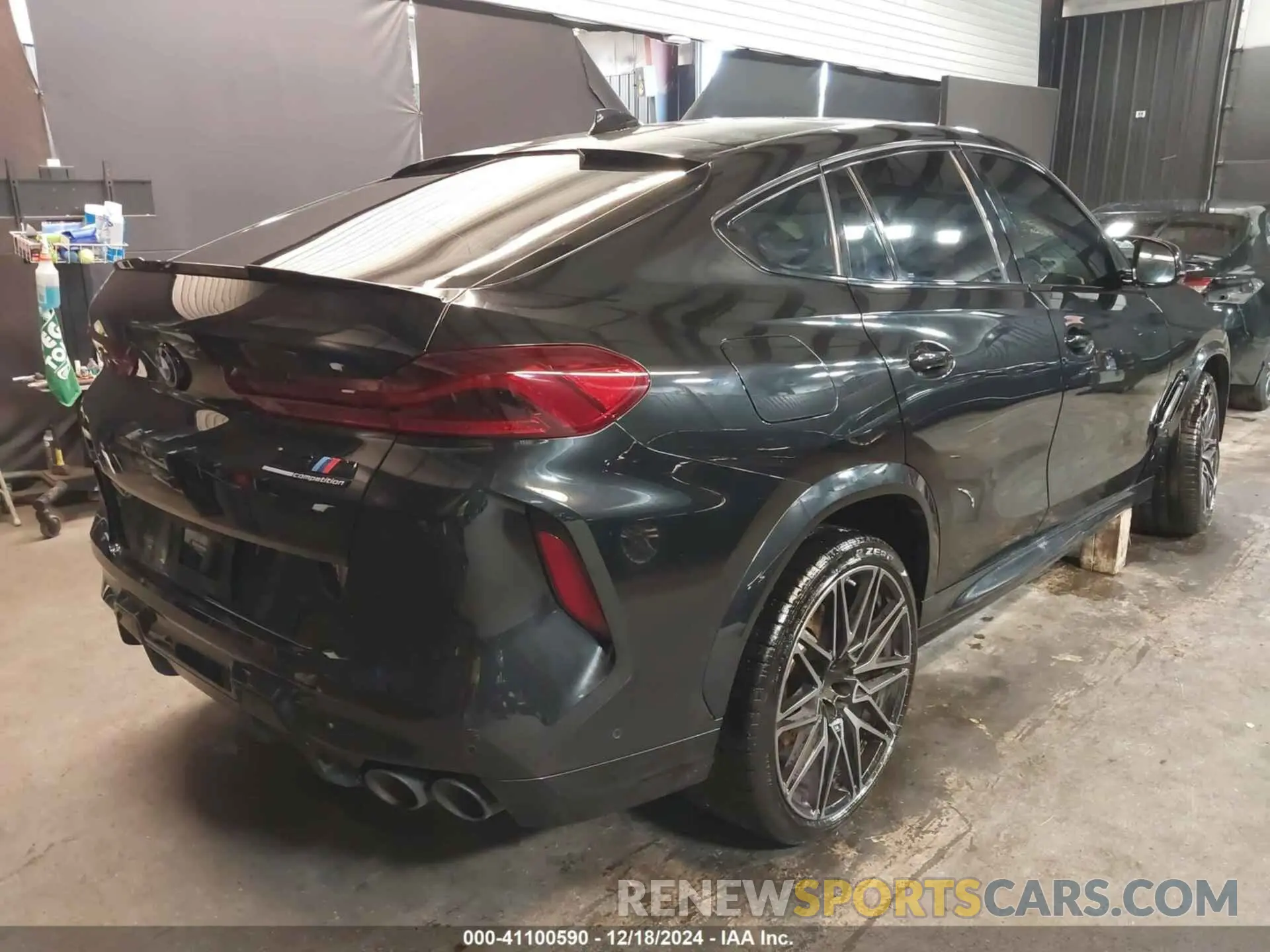 4 fotografías del automóvil dañado 5YMCY0C04M9G73547 BMW X6 M 2021