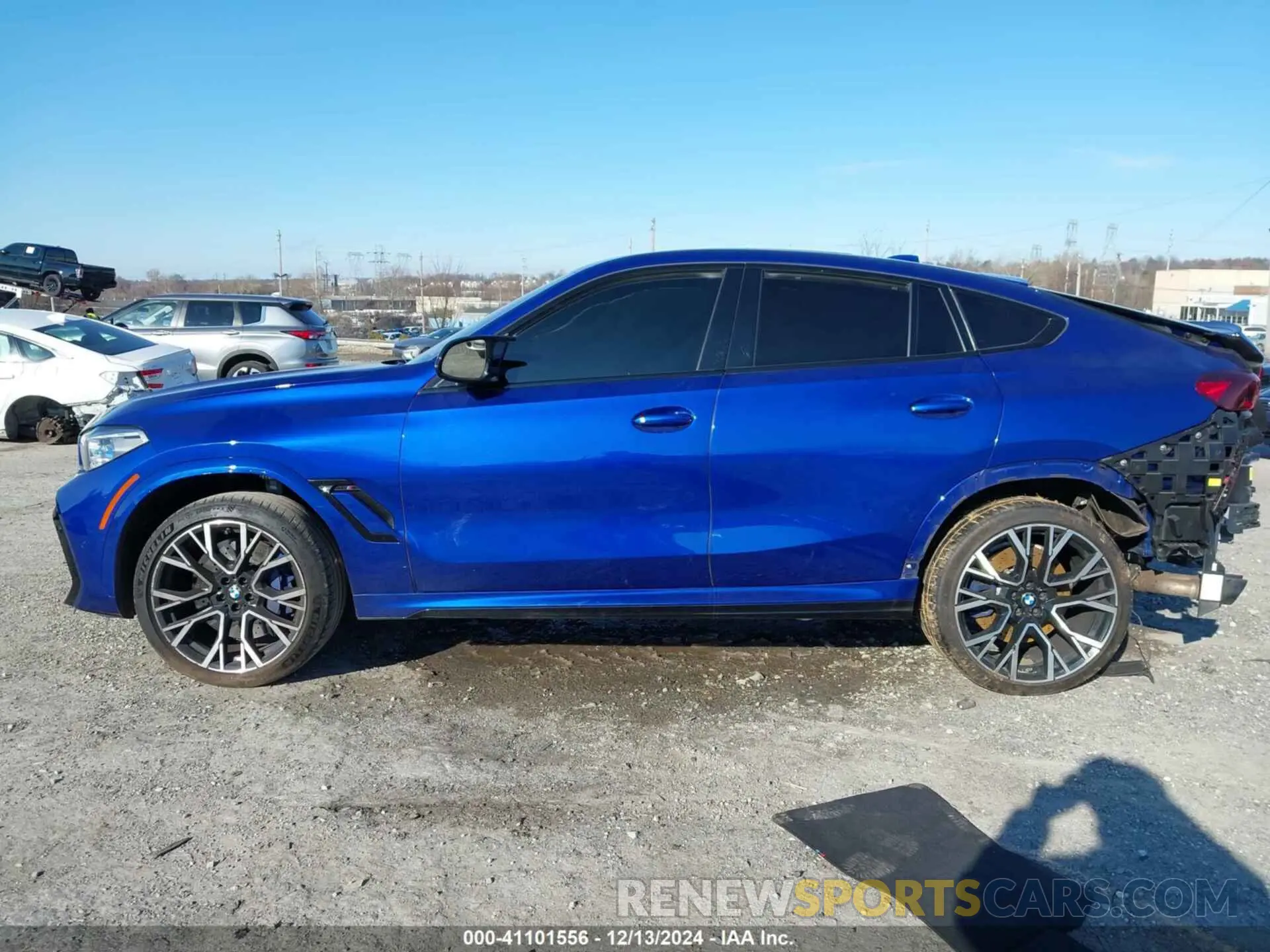 13 fotografías del automóvil dañado 5YMCY0C01N9M84627 BMW X6 M 2022