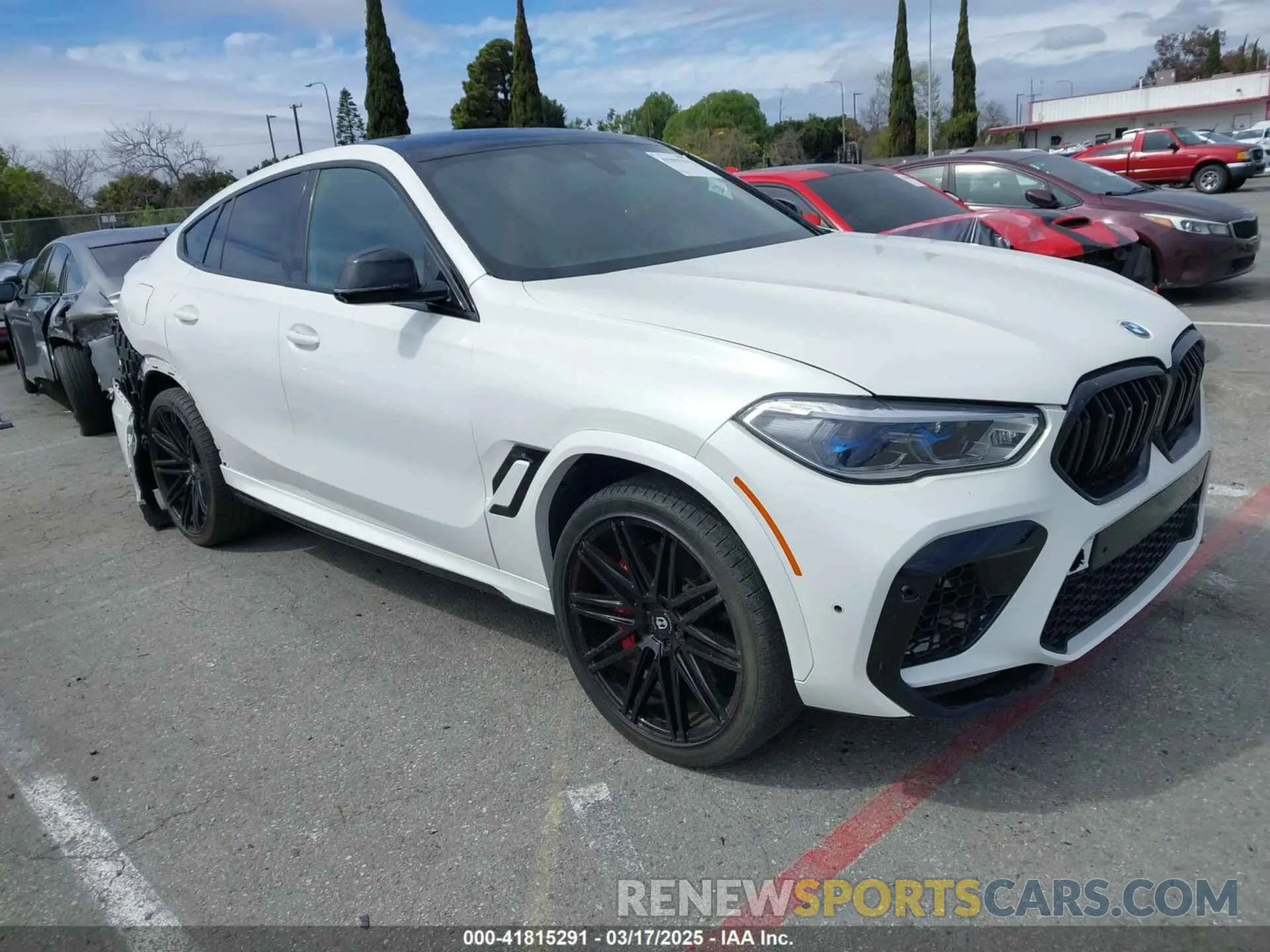 1 fotografías del automóvil dañado 5YMCY0C03N9J18331 BMW X6 M 2022