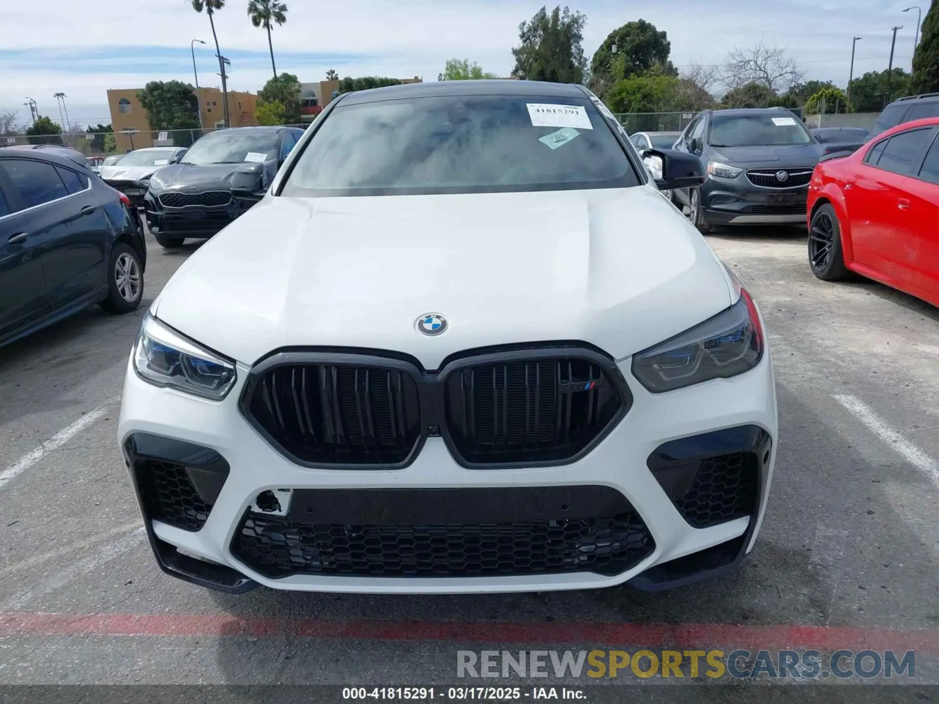 13 fotografías del automóvil dañado 5YMCY0C03N9J18331 BMW X6 M 2022