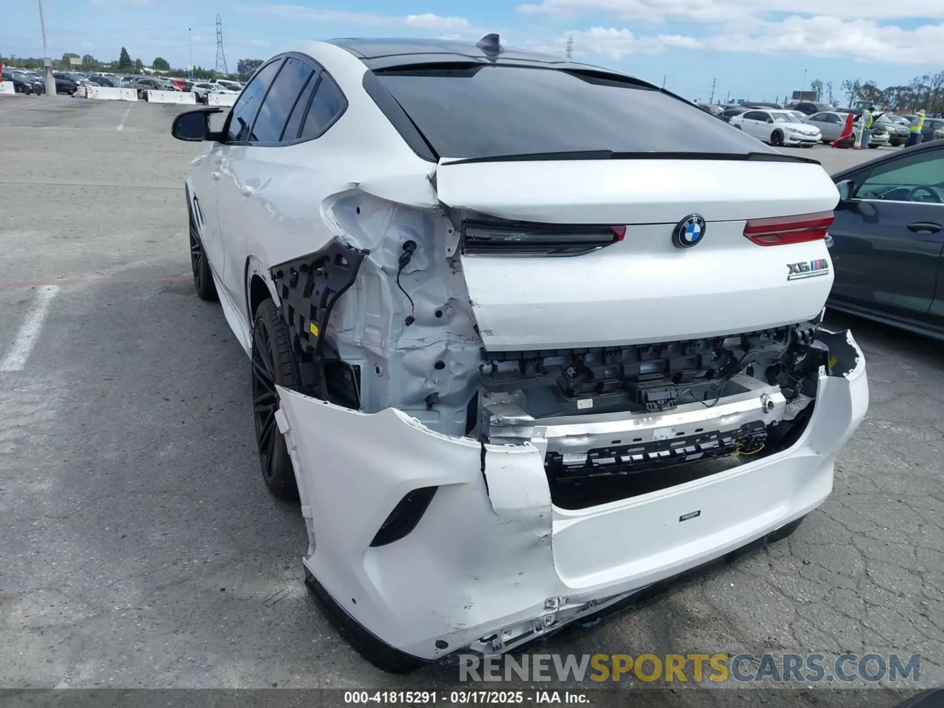 6 fotografías del automóvil dañado 5YMCY0C03N9J18331 BMW X6 M 2022