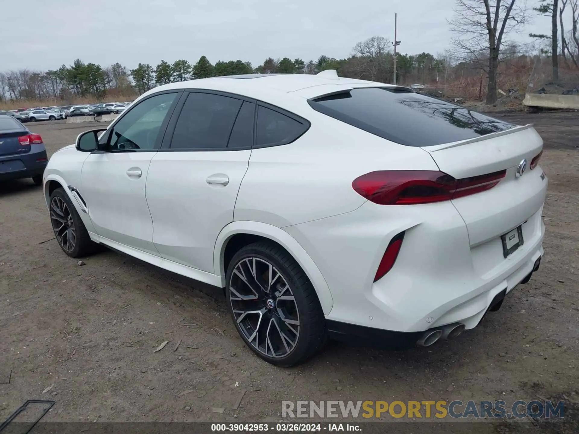 3 fotografías del automóvil dañado 5YMCY0C09N9N02940 BMW X6 M 2022