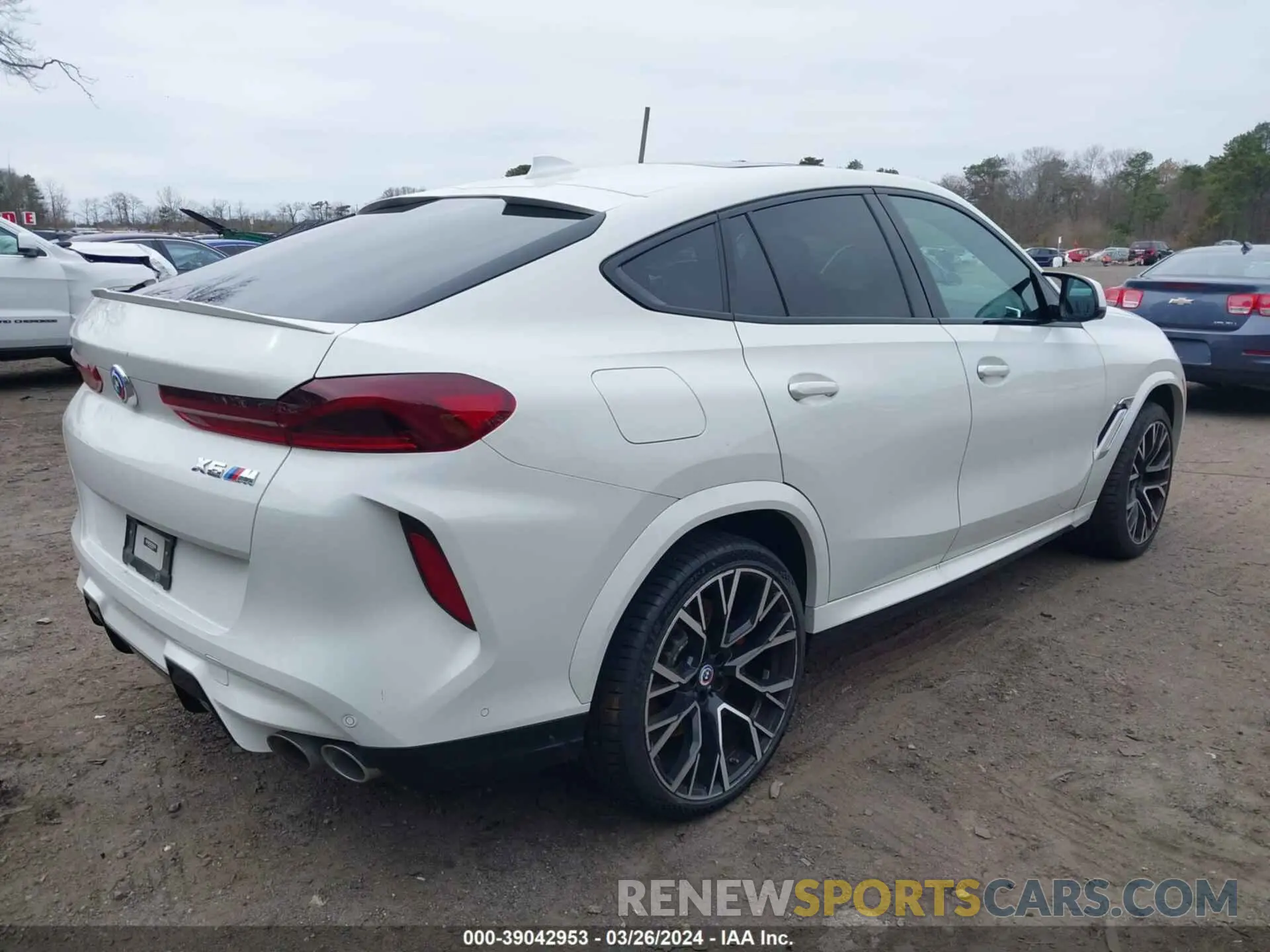 4 fotografías del automóvil dañado 5YMCY0C09N9N02940 BMW X6 M 2022