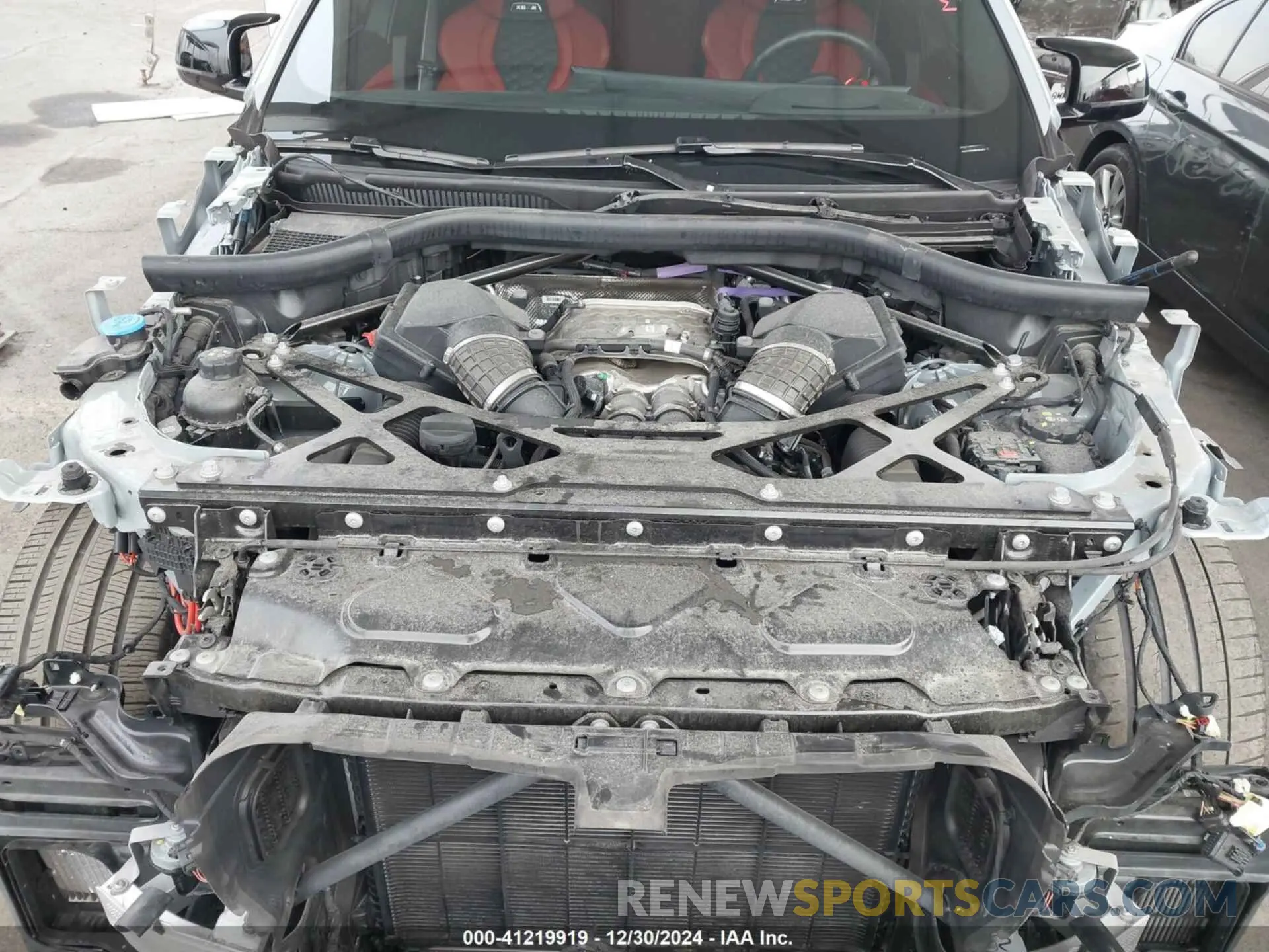 10 fotografías del automóvil dañado 5YM23ET0XR9U30840 BMW X6 M 2024