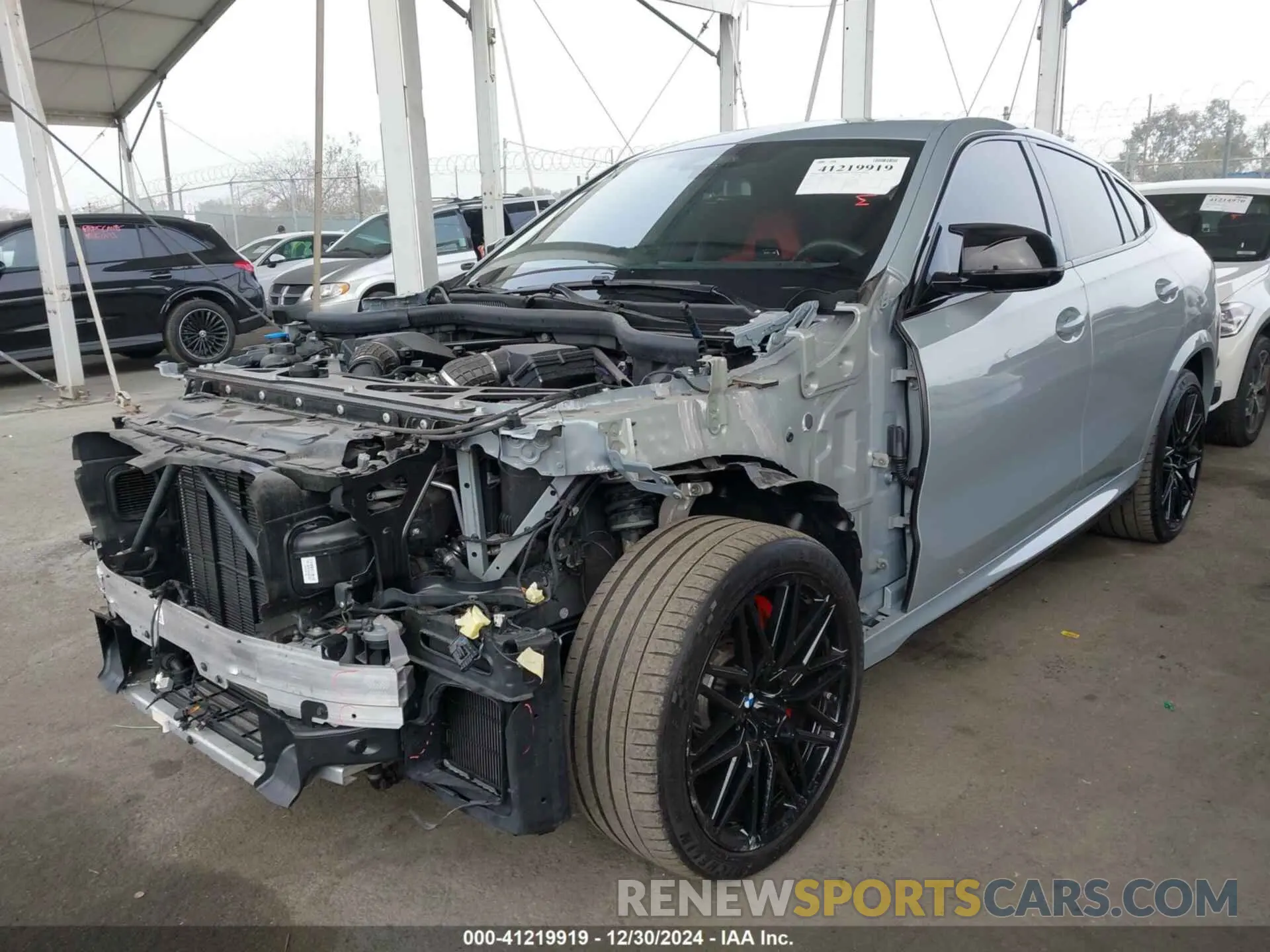 2 fotografías del automóvil dañado 5YM23ET0XR9U30840 BMW X6 M 2024