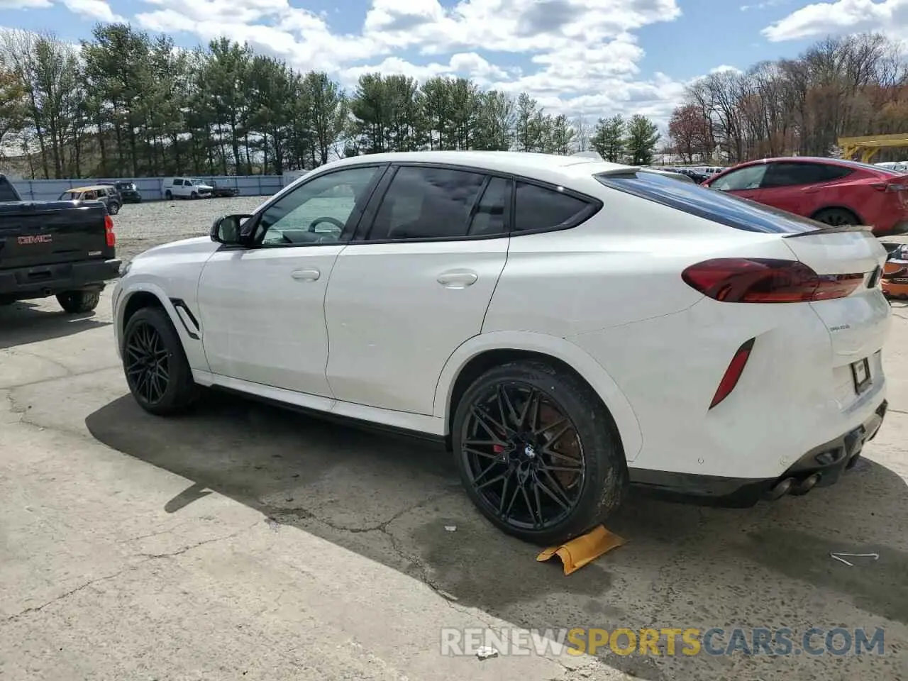 2 fotografías del automóvil dañado 5YM23ET03R9U27987 BMW X6 M COMPE 2024