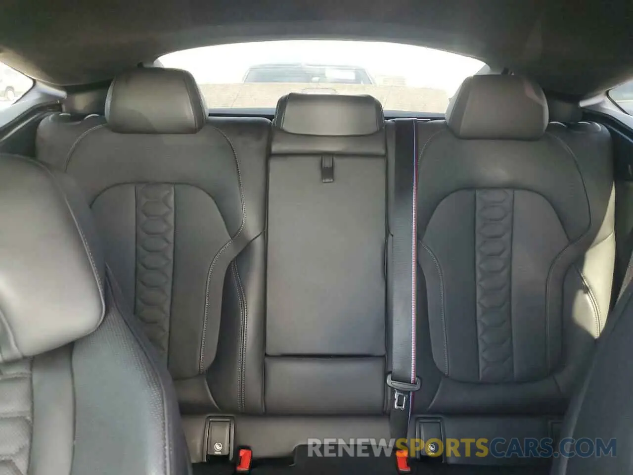 10 fotografías del automóvil dañado 5YM23ET04R9S28947 BMW X6 M COMPE 2024