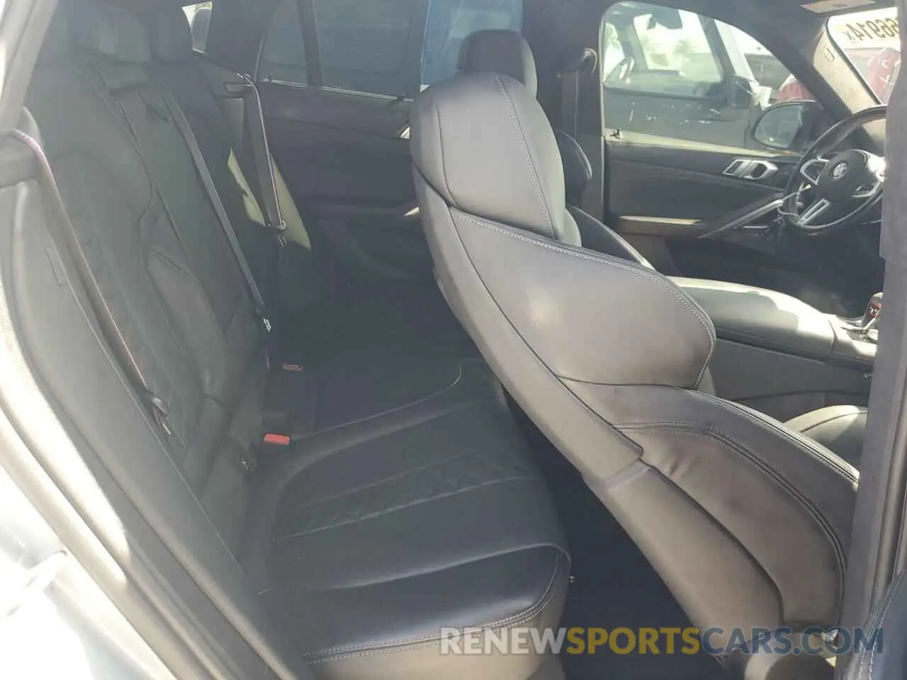 11 fotografías del automóvil dañado 5YM23ET04R9S28947 BMW X6 M COMPE 2024