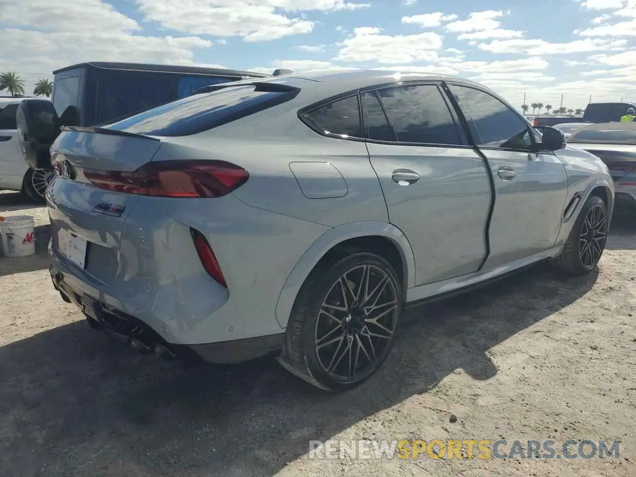 3 fotografías del automóvil dañado 5YM23ET04R9S28947 BMW X6 M COMPE 2024