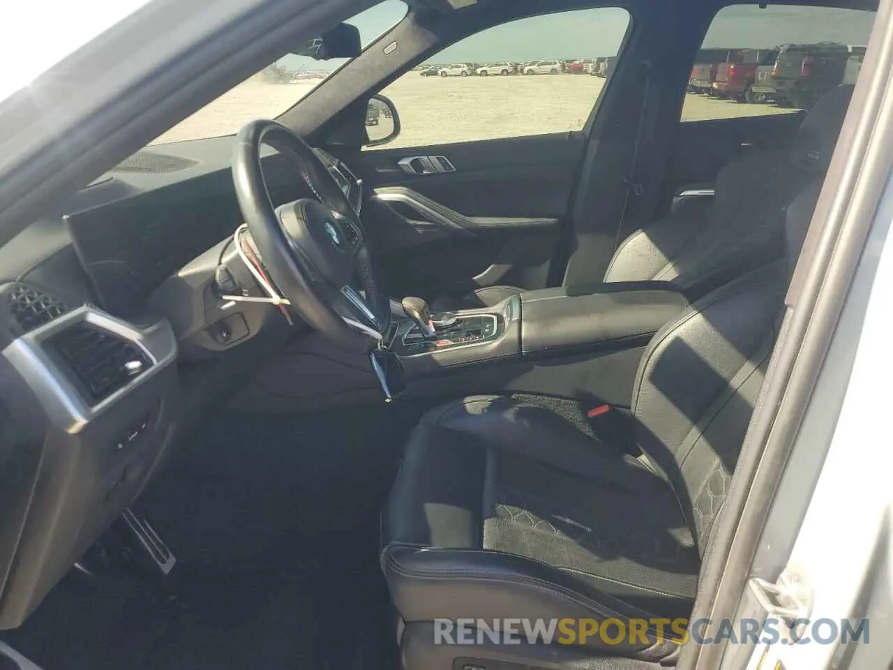 7 fotografías del automóvil dañado 5YM23ET04R9S28947 BMW X6 M COMPE 2024