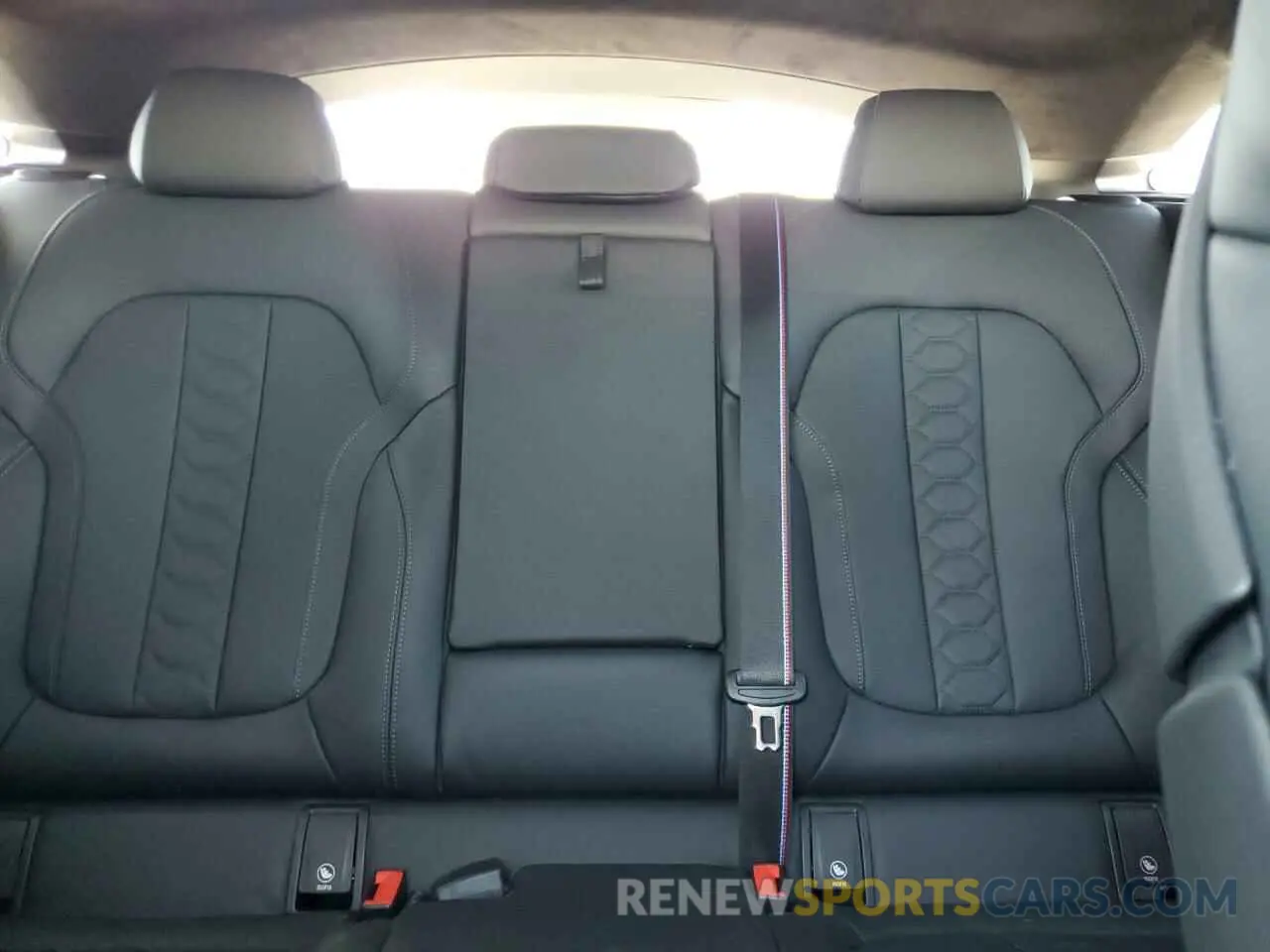 10 fotografías del automóvil dañado 5YM23ET01S9Y20554 BMW X6 M COMPE 2025
