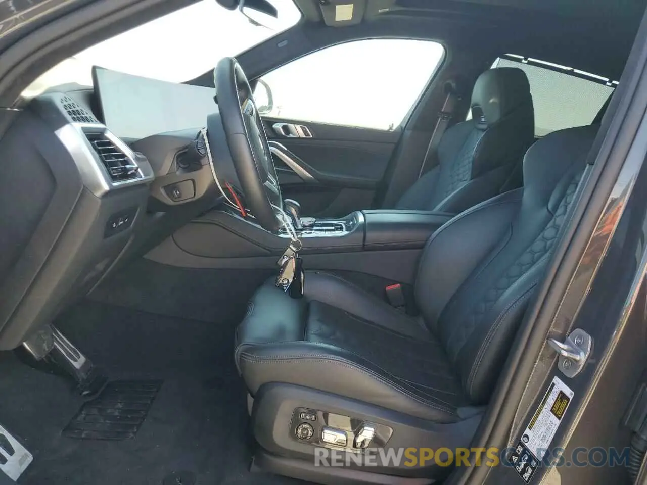 7 fotografías del automóvil dañado 5YM23ET01S9Y20554 BMW X6 M COMPE 2025