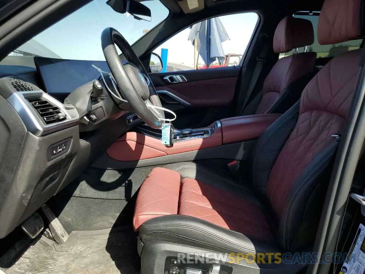 7 fotografías del automóvil dañado 5UX43EX04R9S22513 BMW X6 M60I 2024