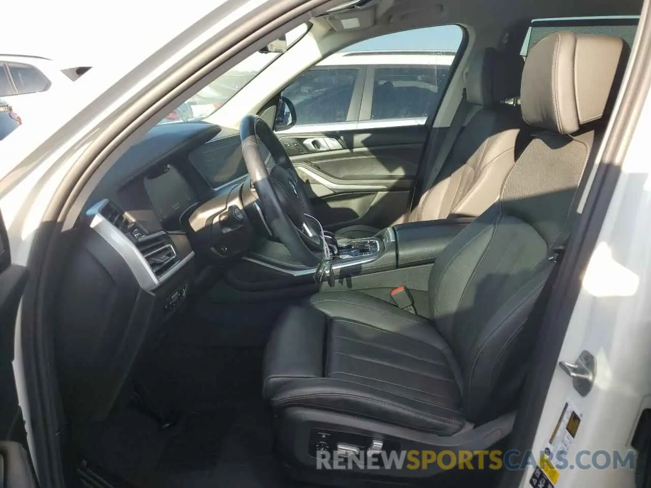 7 fotografías del automóvil dañado 5UXCW2C00M9E40192 BMW X7 2021