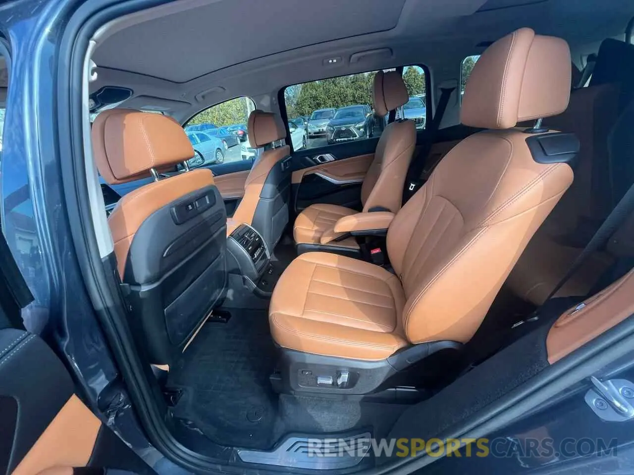 5 fotografías del automóvil dañado 5UXCW2C02M9H36587 BMW X7 2021