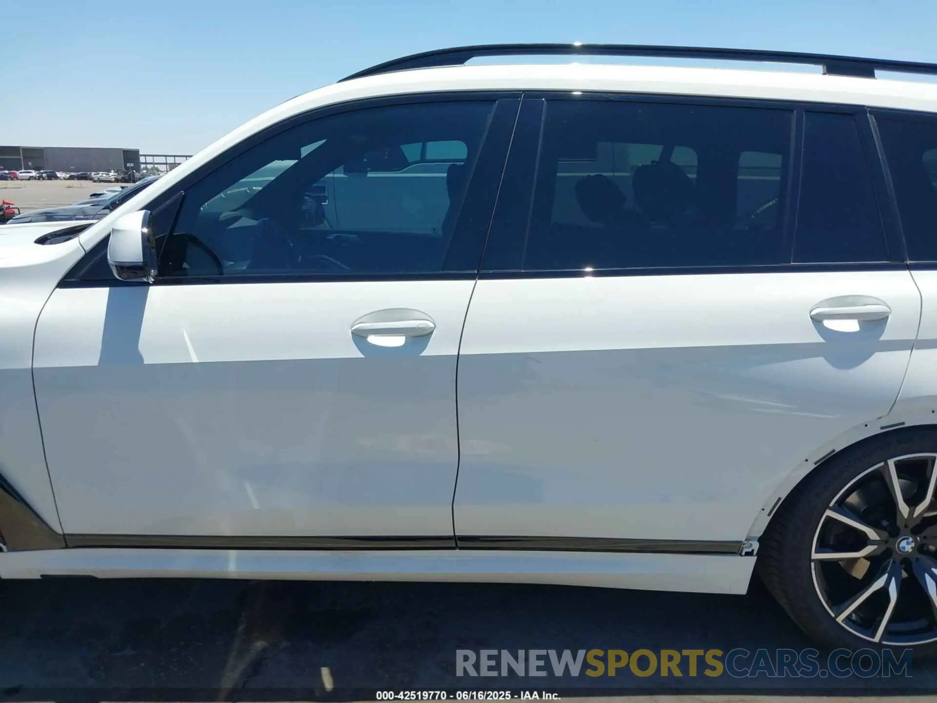 15 fotografías del automóvil dañado 5UXCW2C04M9E25551 BMW X7 2021