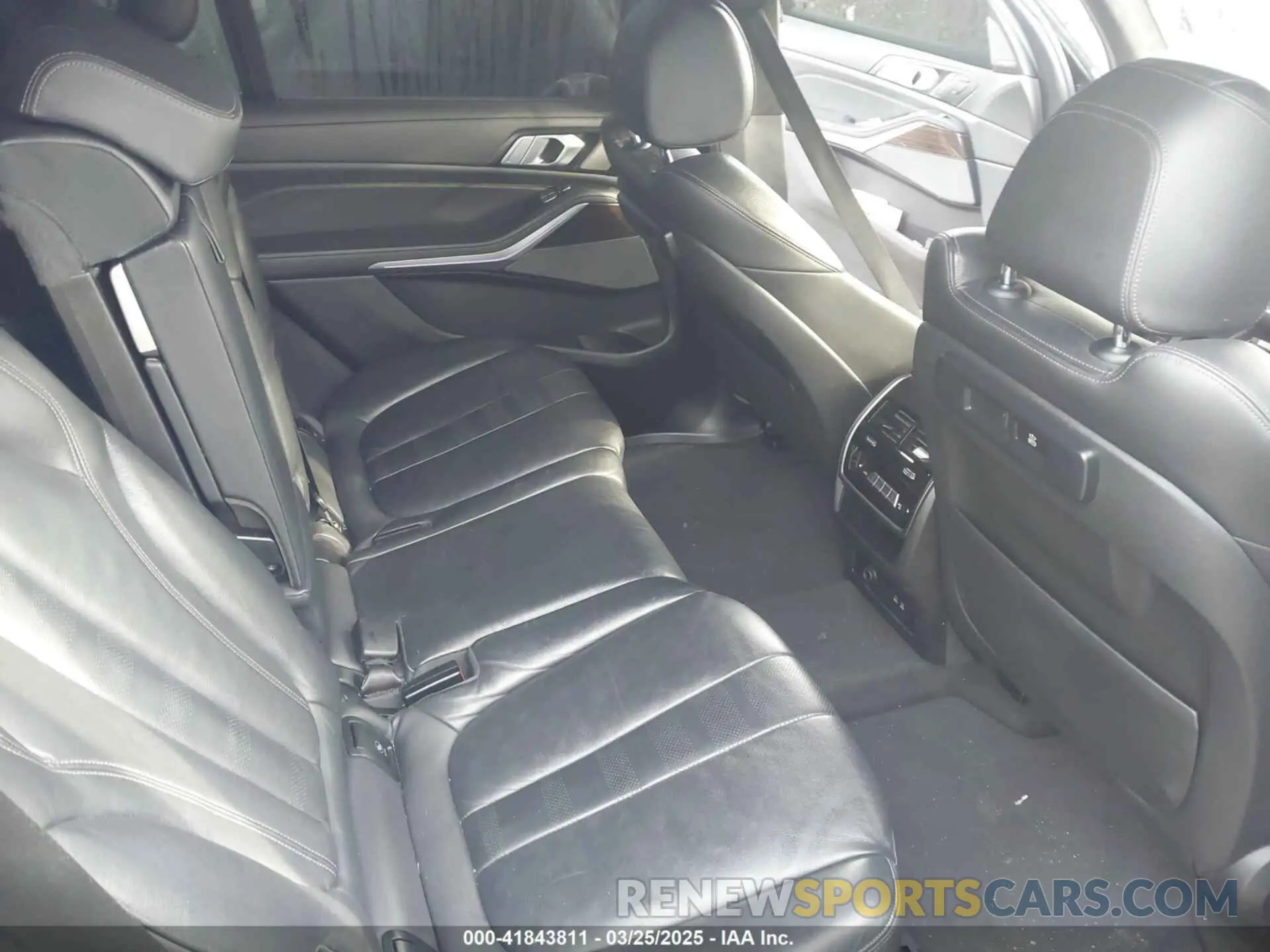 8 fotografías del automóvil dañado 5UXCW2C05M9D95315 BMW X7 2021