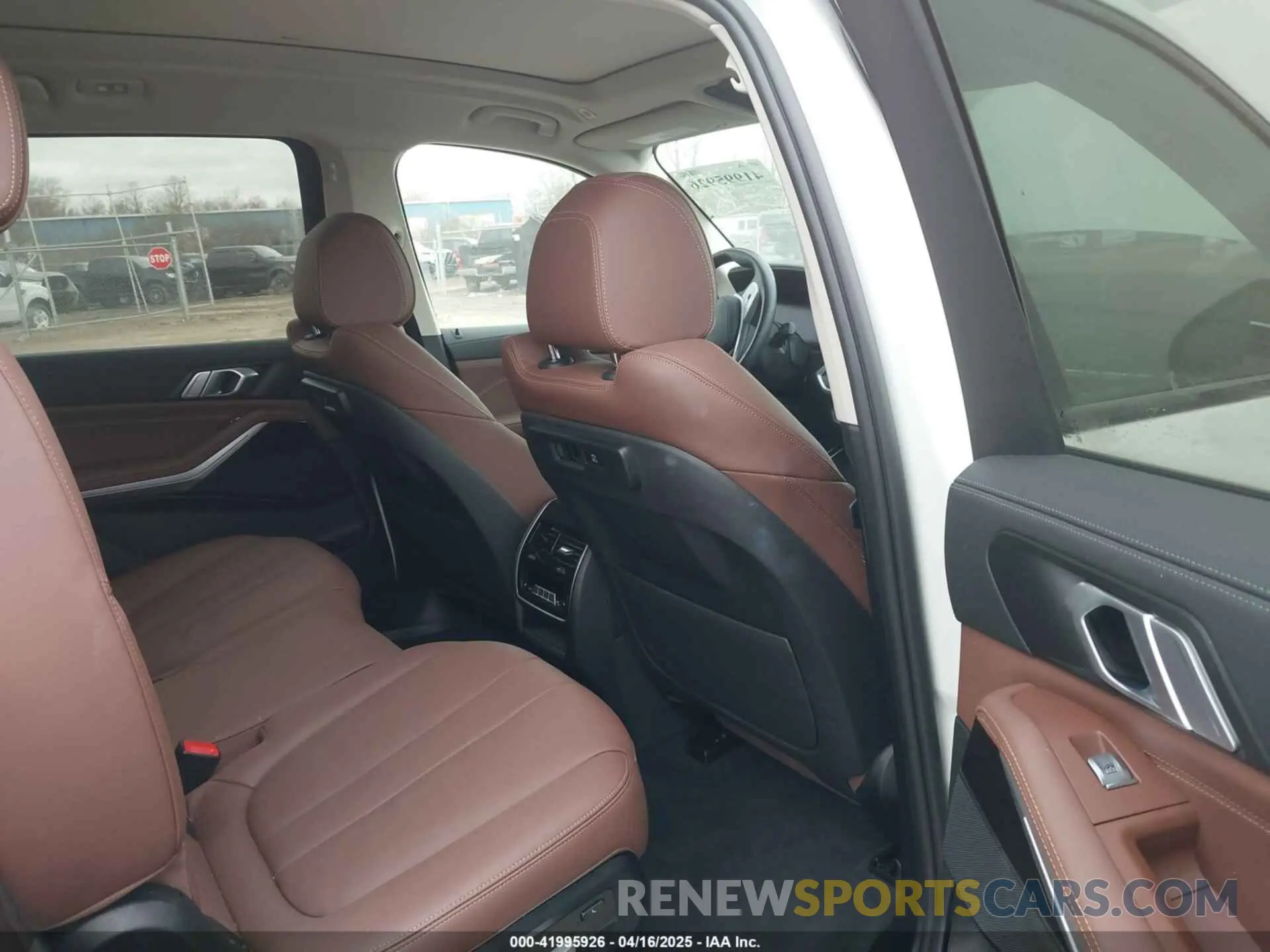 8 fotografías del automóvil dañado 5UXCW2C06M9G59965 BMW X7 2021