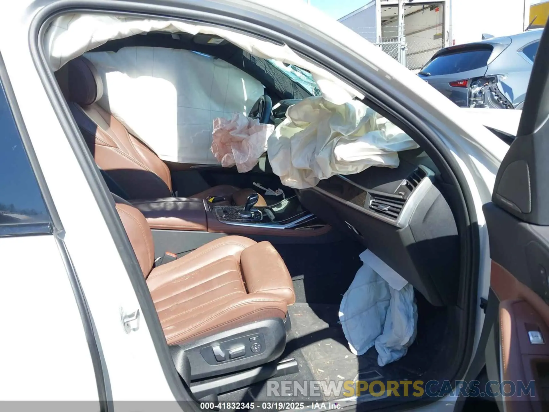 5 fotografías del automóvil dañado 5UXCW2C09M9E24556 BMW X7 2021