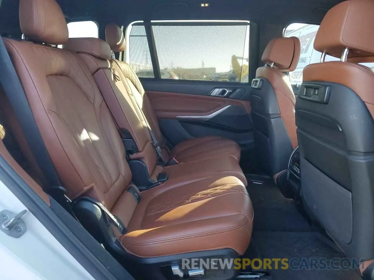 11 fotografías del automóvil dañado 5UXCW2C03N9K34637 BMW X7 2022
