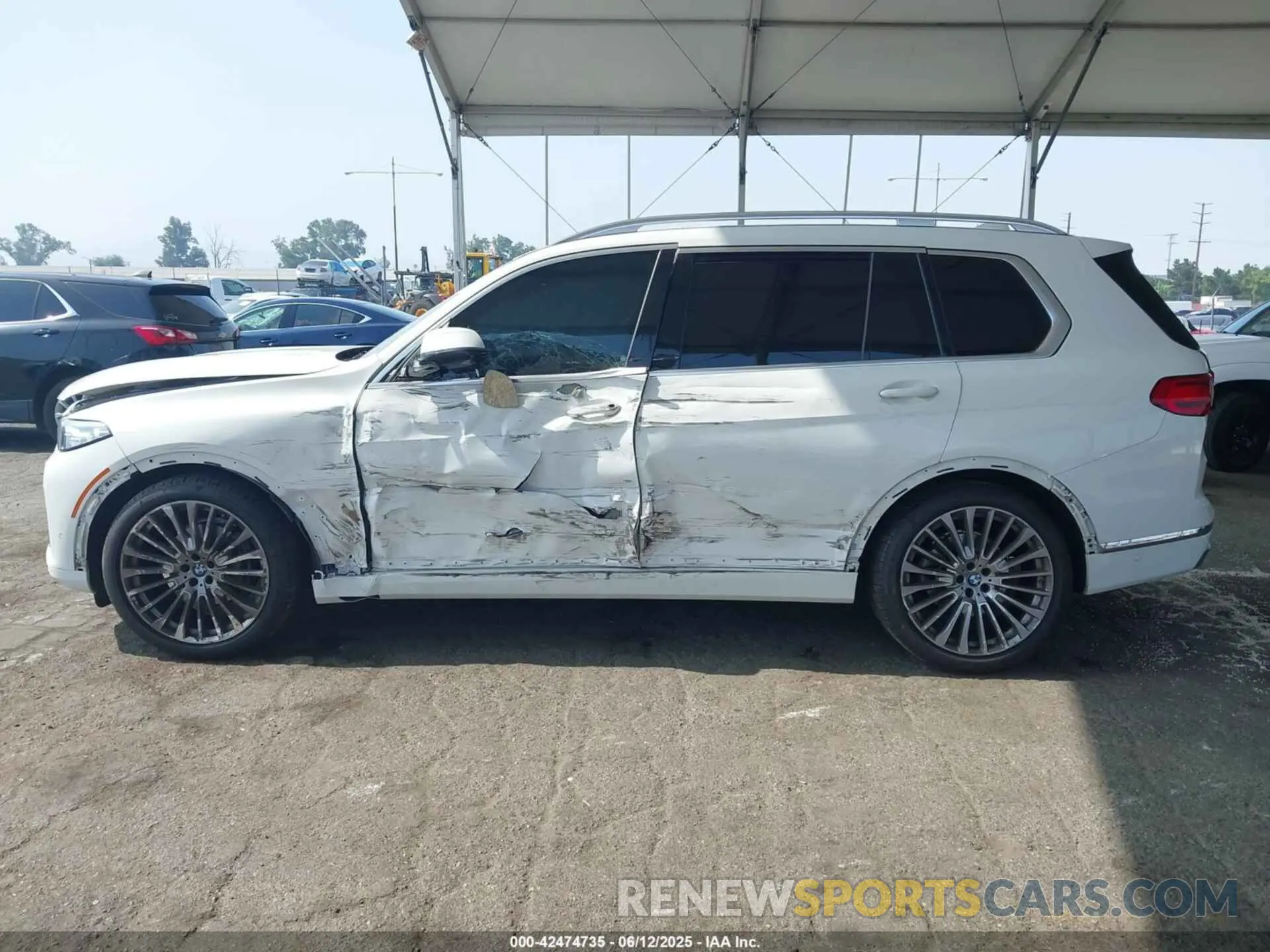 15 fotografías del automóvil dañado 5UXCW2C05N9K94760 BMW X7 2022