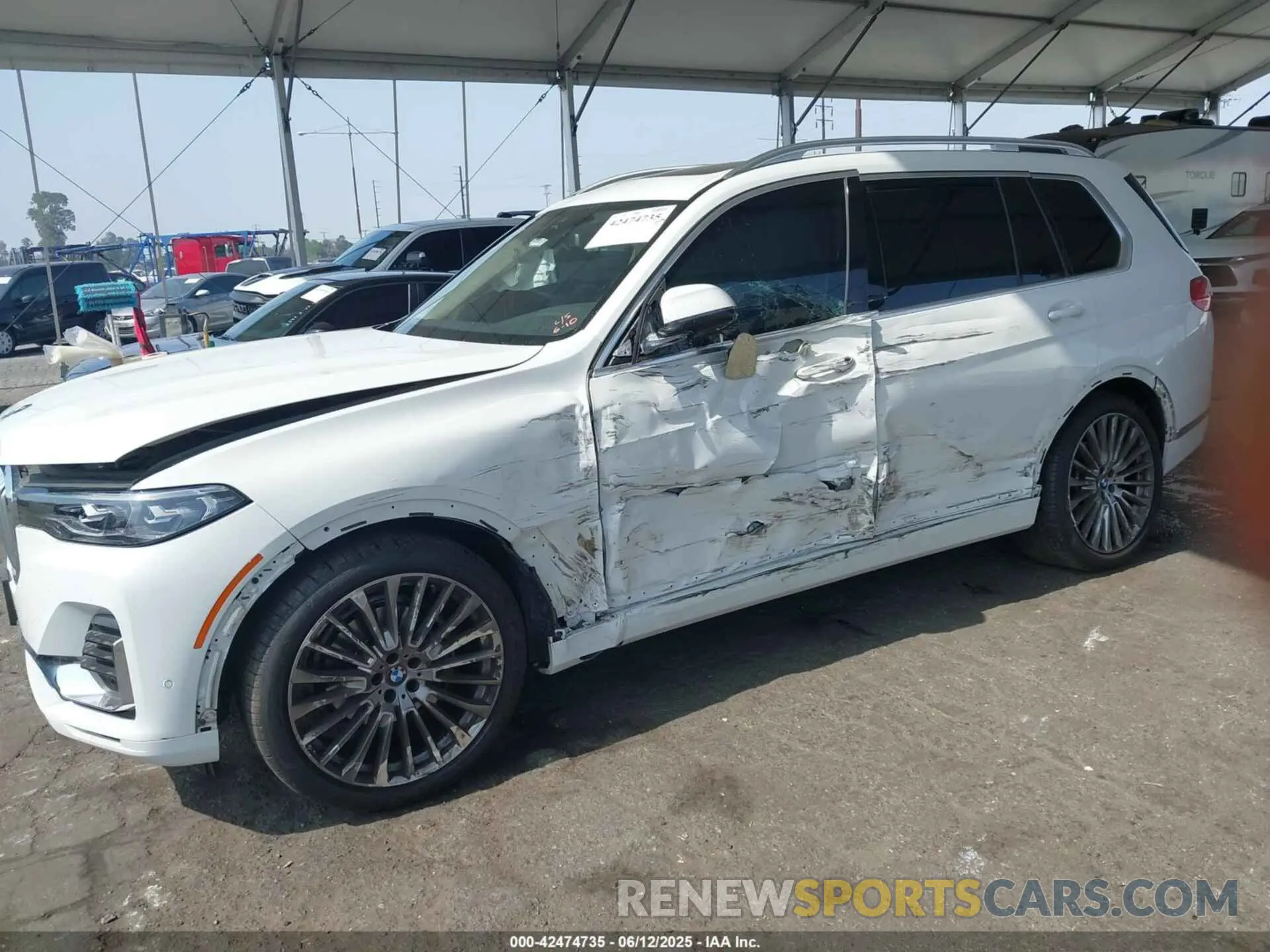2 fotografías del automóvil dañado 5UXCW2C05N9K94760 BMW X7 2022