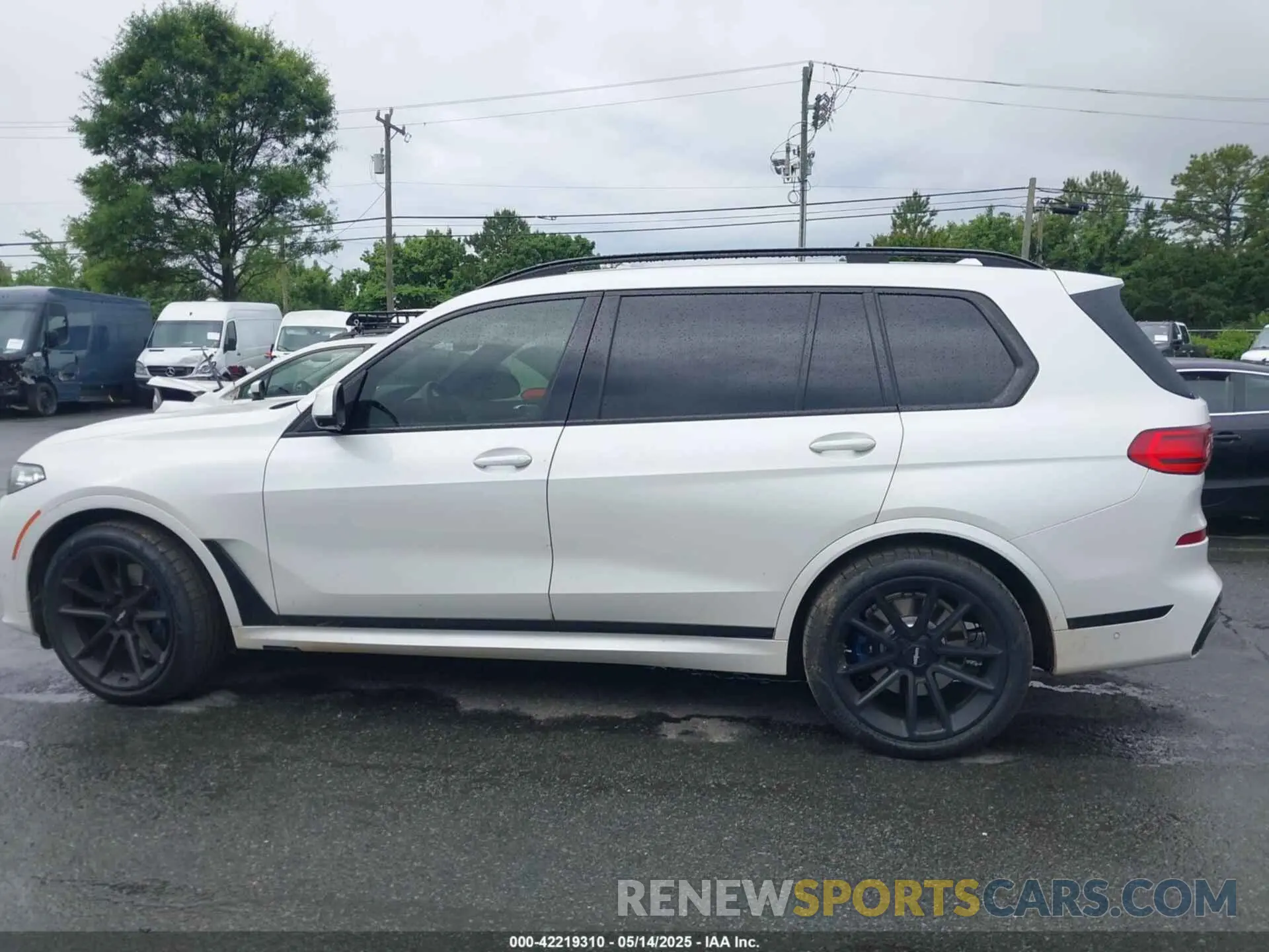 14 fotografías del automóvil dañado 5UXCW2C06N9N07716 BMW X7 2022