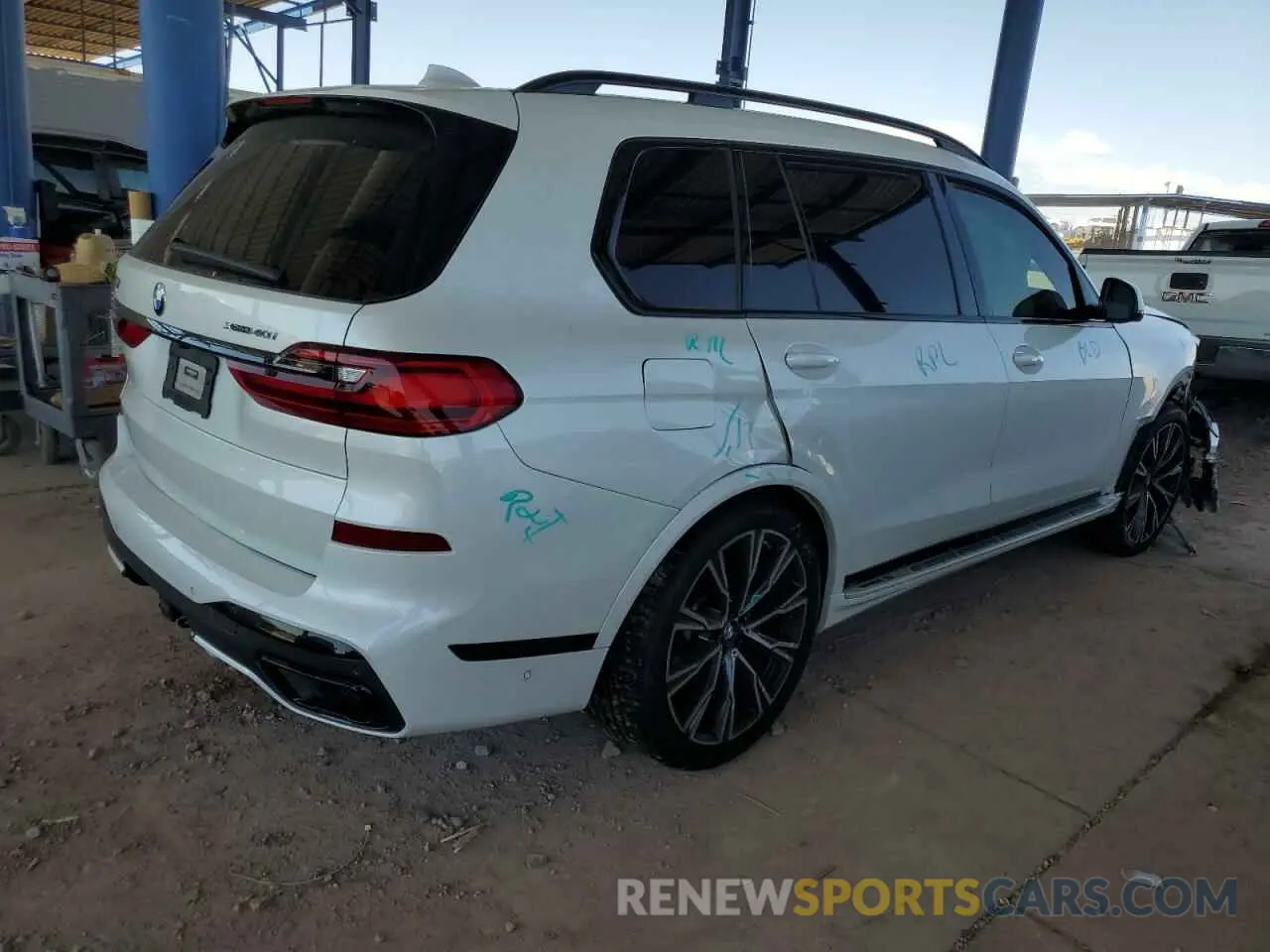 3 fotografías del automóvil dañado 5UXCW2C09N9K82773 BMW X7 2022