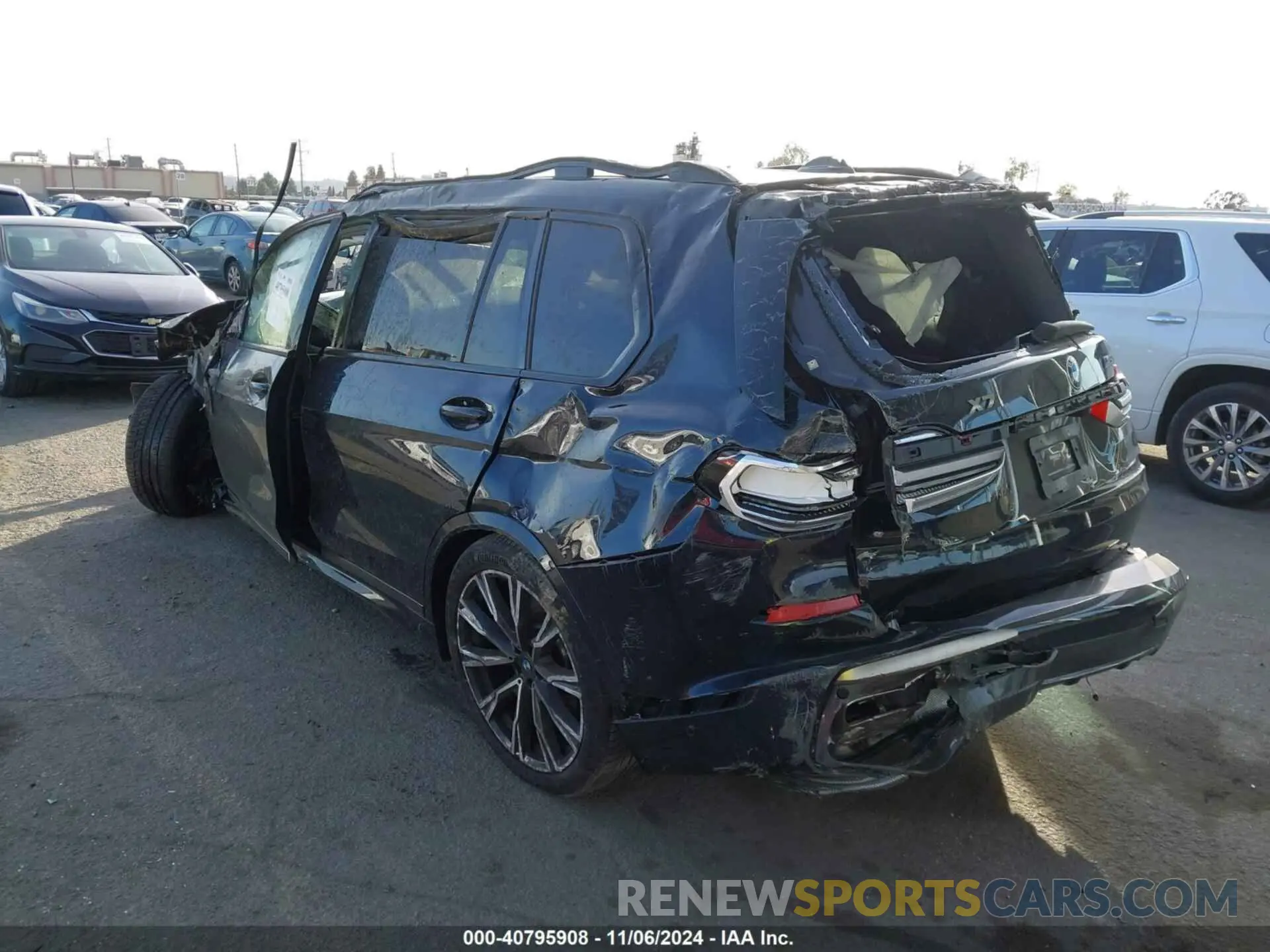 3 fotografías del automóvil dañado 5UXCX6C08N9M65716 BMW X7 2022