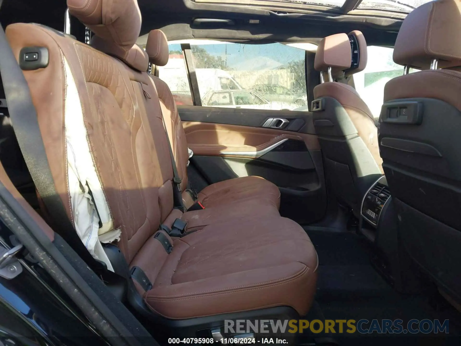 8 fotografías del automóvil dañado 5UXCX6C08N9M65716 BMW X7 2022