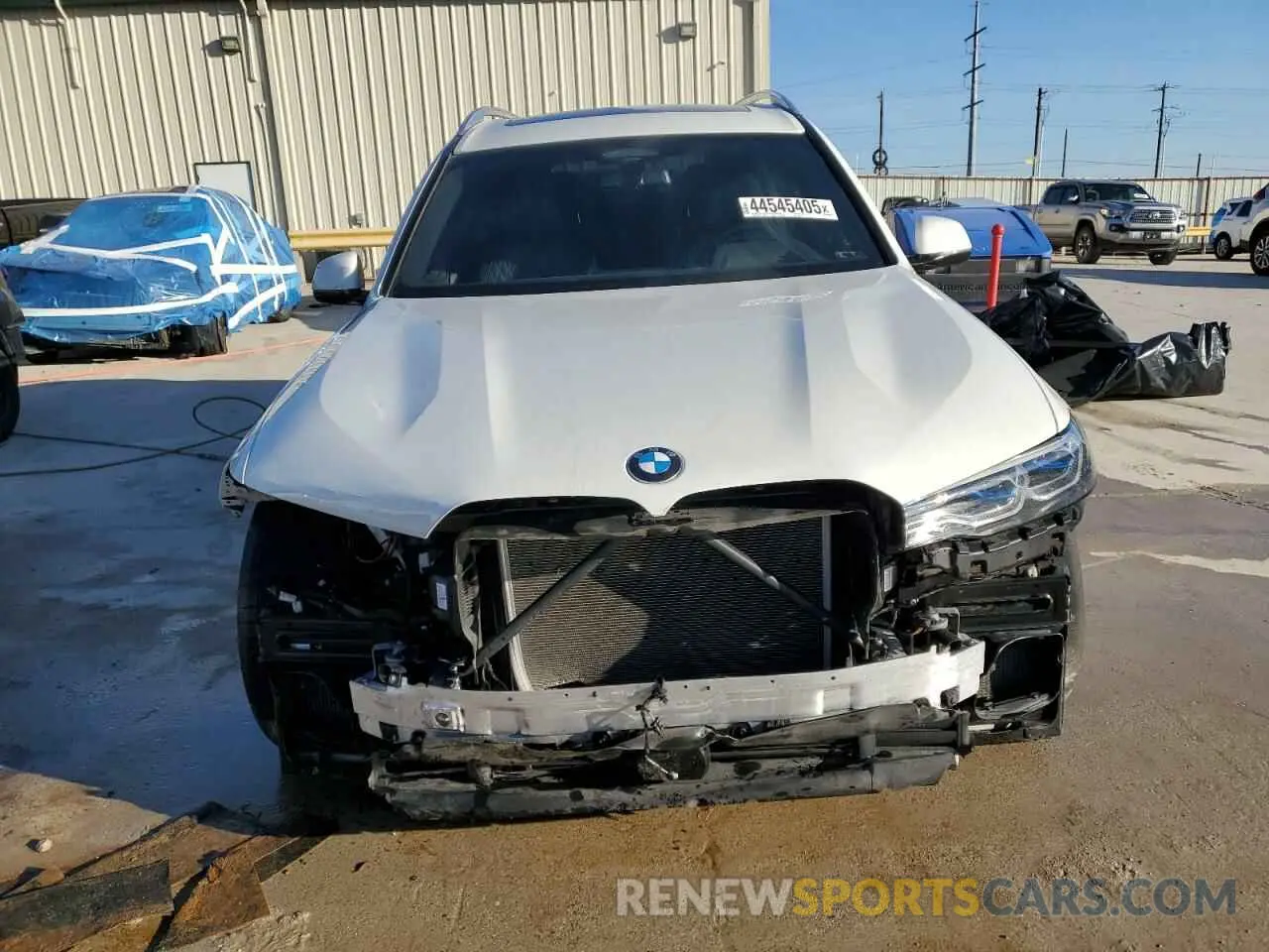 5 fotografías del automóvil dañado 5UXCX6C14N9M36450 BMW X7 2022