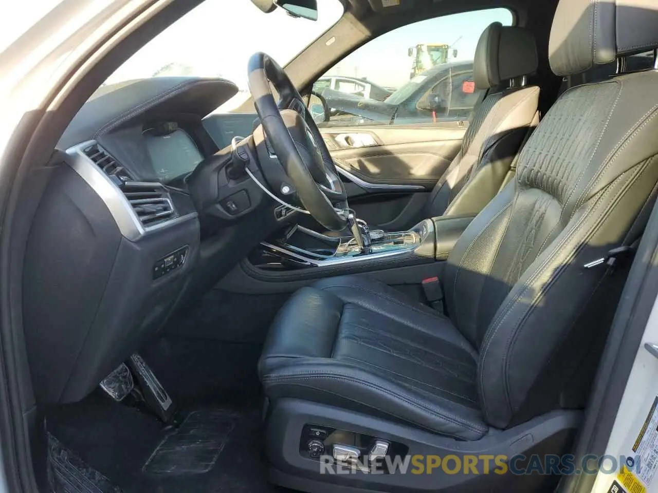 7 fotografías del automóvil dañado 5UXCX6C14N9M36450 BMW X7 2022